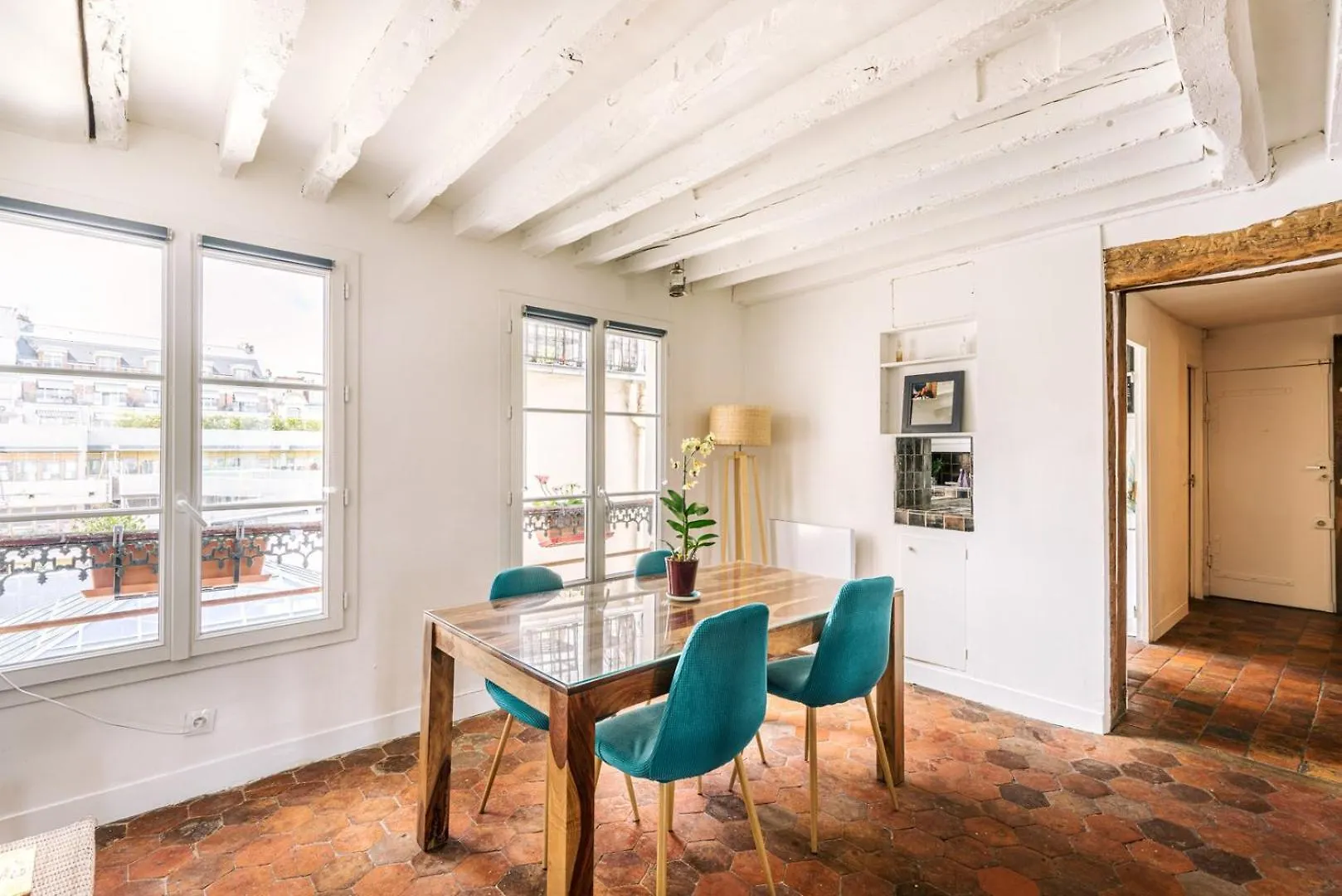 アパート パリGuestready - Le Marais Getaway With A Balconyアパートメント フランス