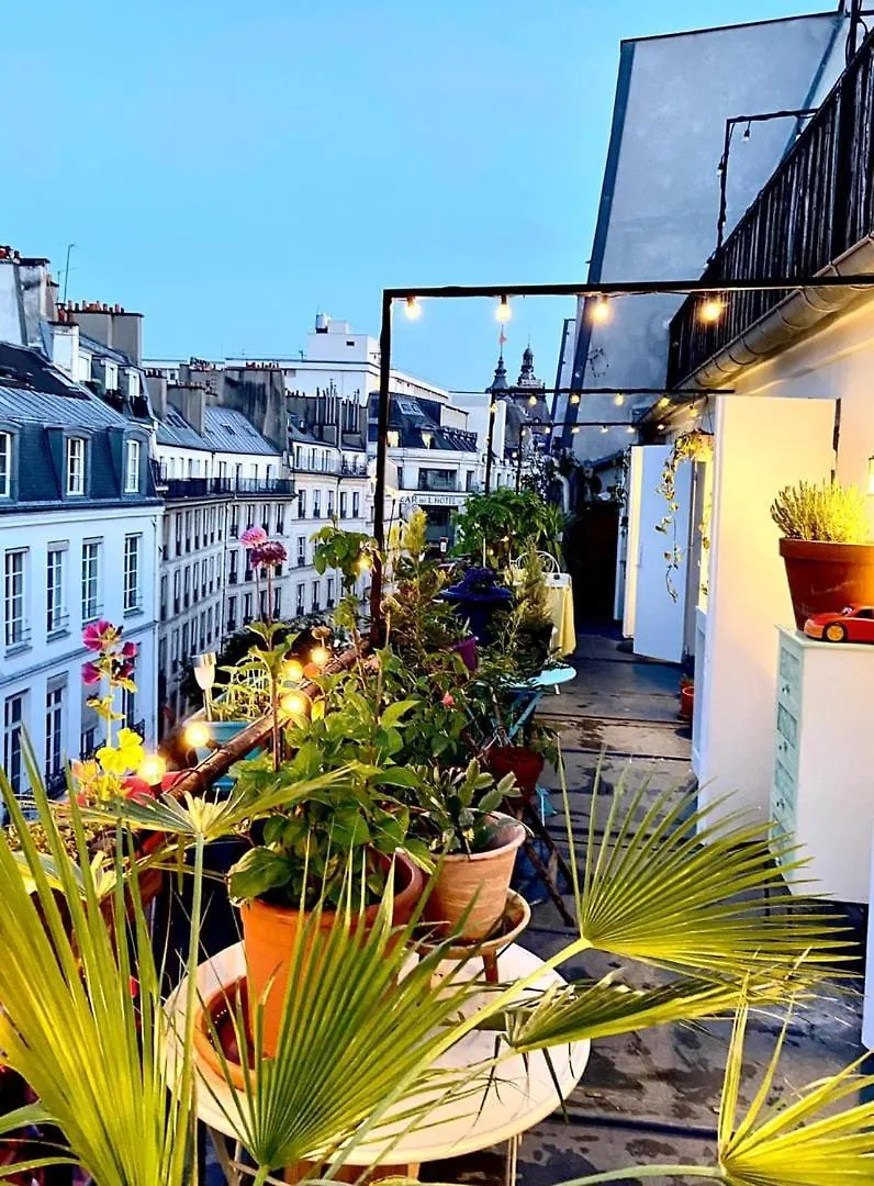 アパート パリGuestready - Le Marais Getaway With A Balconyアパートメント